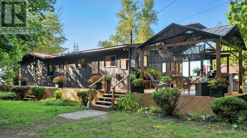 2278 Shore Road, St. Joseph